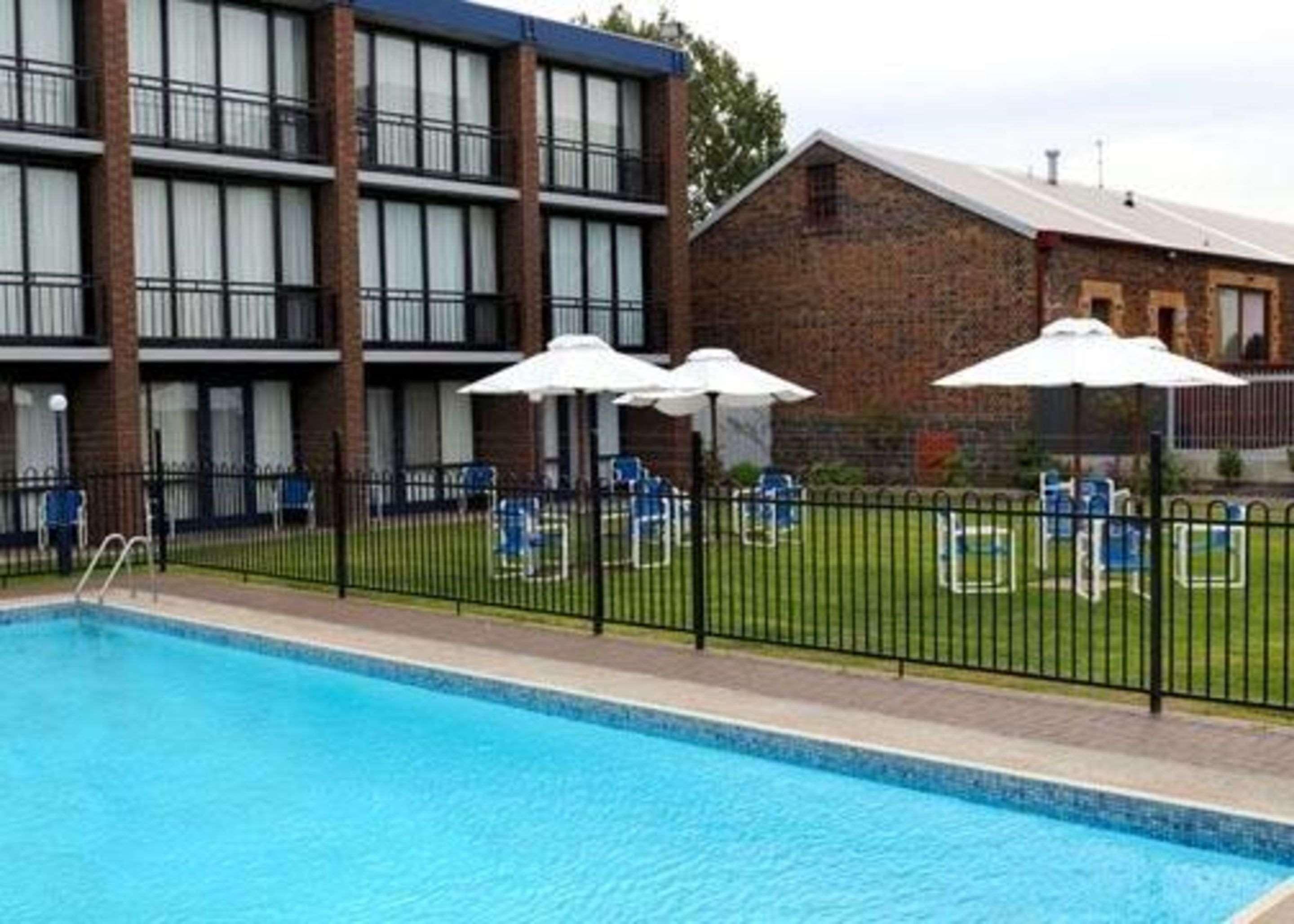 Richmond Henty Hotel Portland Exterior photo